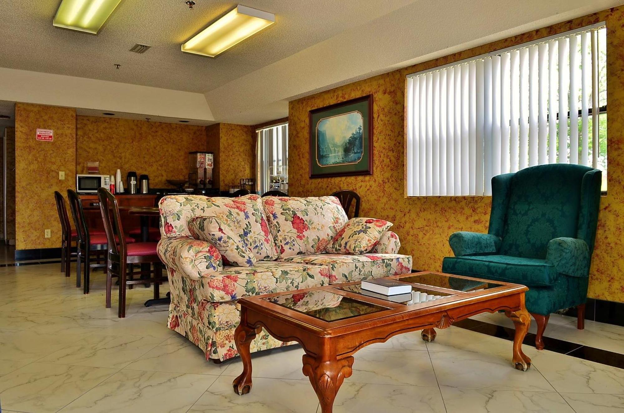 Executive Inn Opp Extérieur photo