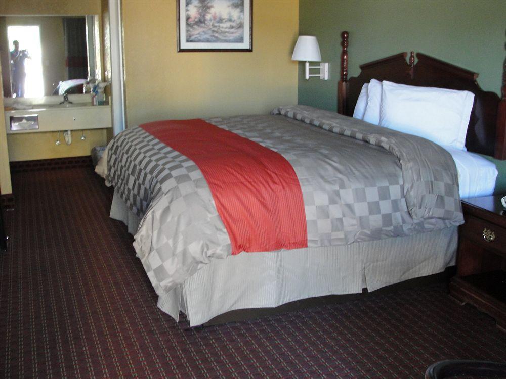 Executive Inn Opp Extérieur photo
