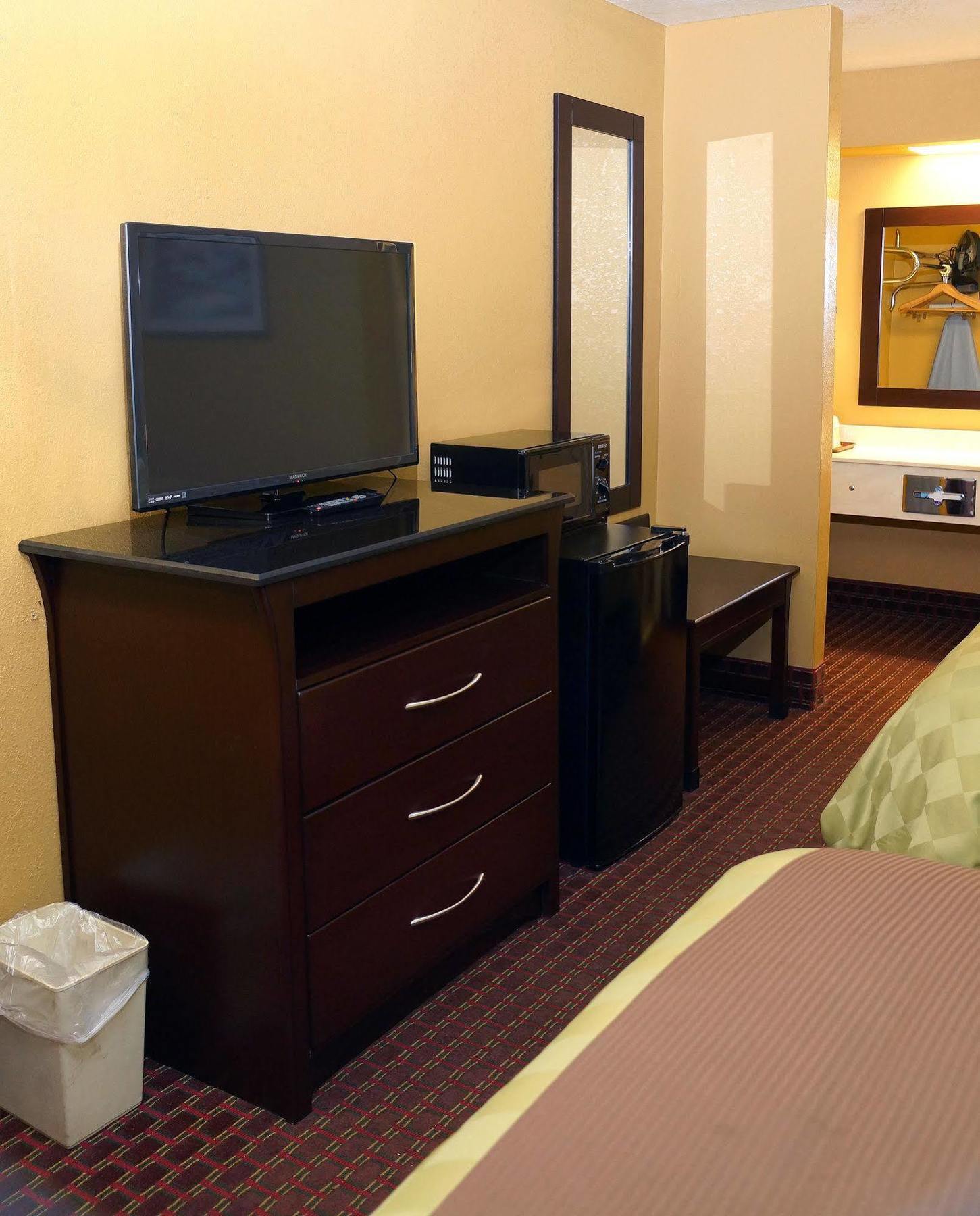 Executive Inn Opp Extérieur photo