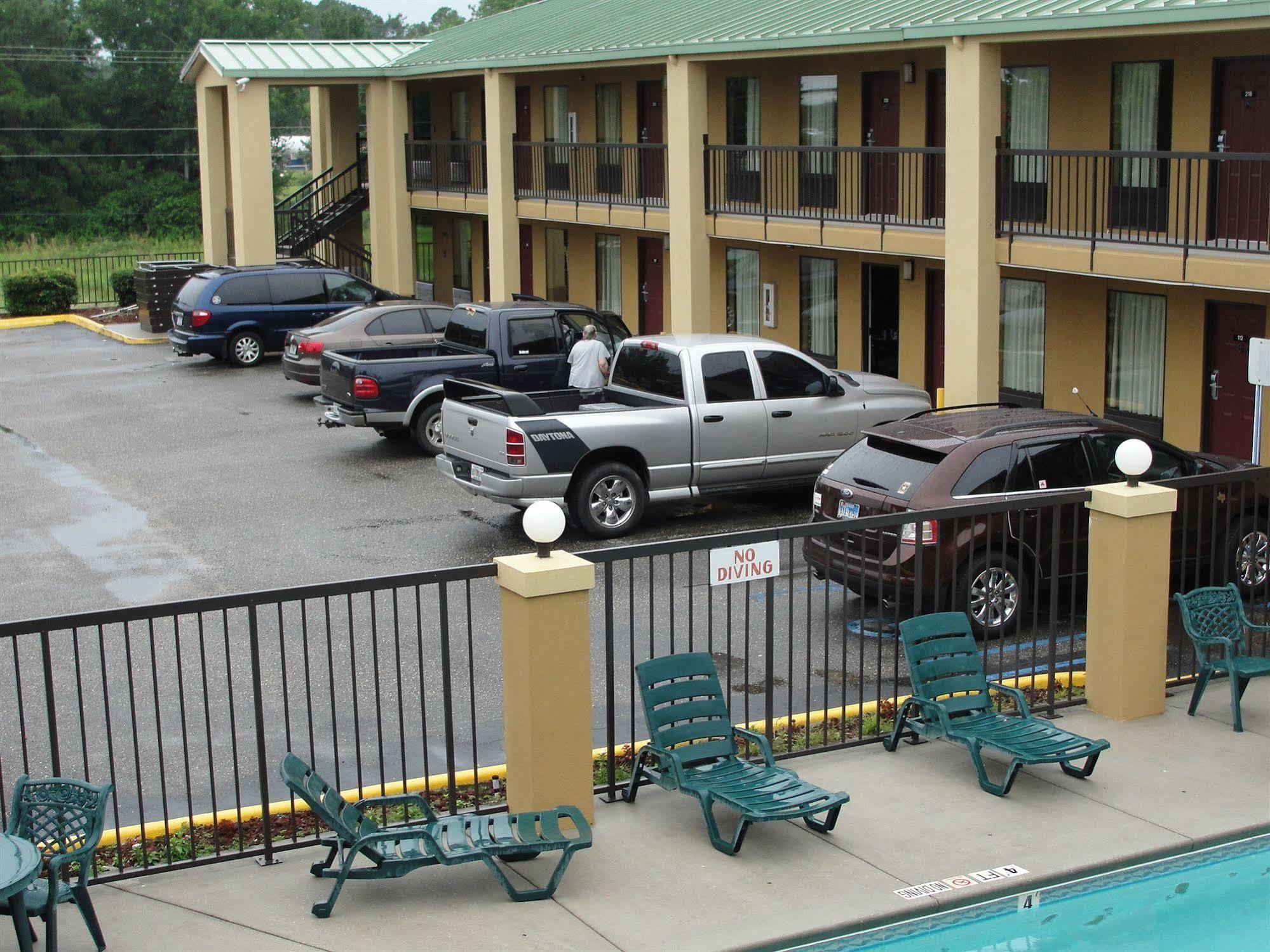 Executive Inn Opp Extérieur photo