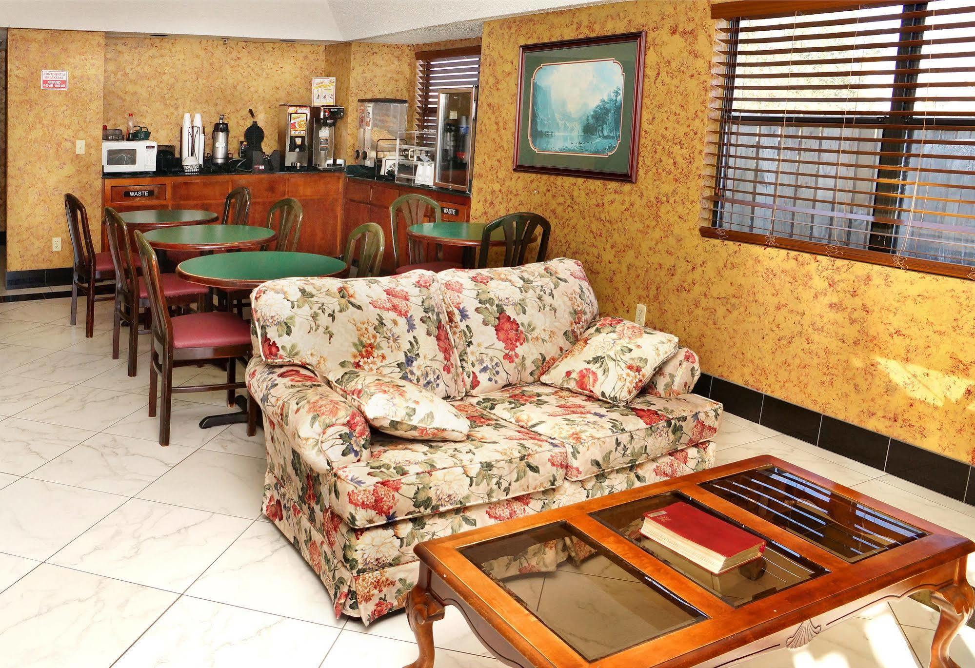 Executive Inn Opp Extérieur photo