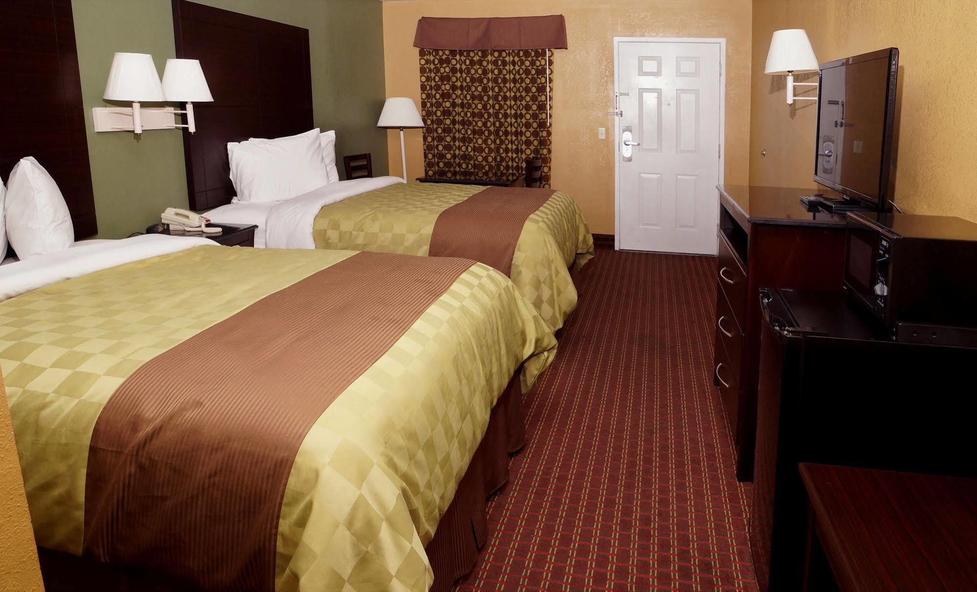 Executive Inn Opp Extérieur photo